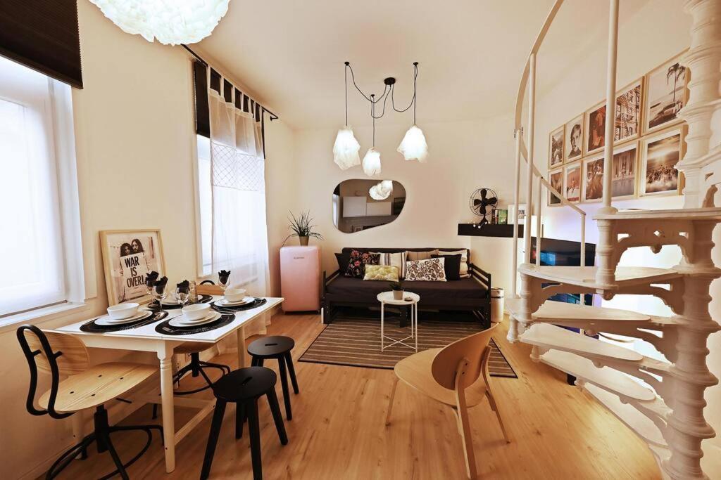 Ferienwohnung Stylish Duplex In The Heart Of Brussels Centre Exterior foto