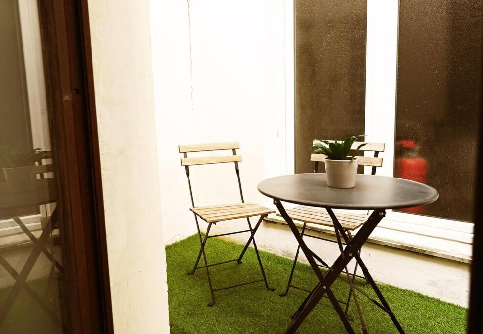 Ferienwohnung Stylish Duplex In The Heart Of Brussels Centre Exterior foto